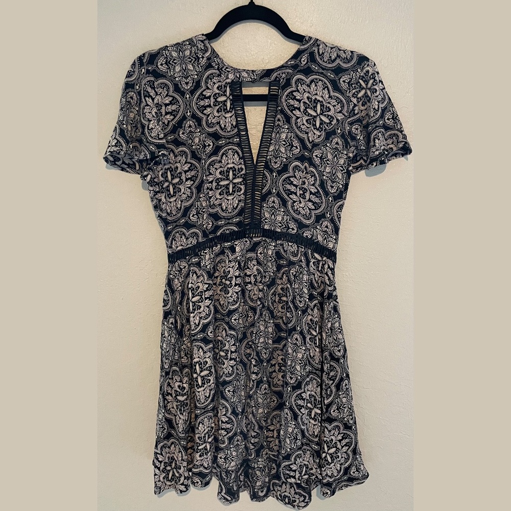 Volcom Black an White Floral Mini Dress S